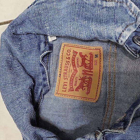 Womans levis jacket - Picture 2 of 4